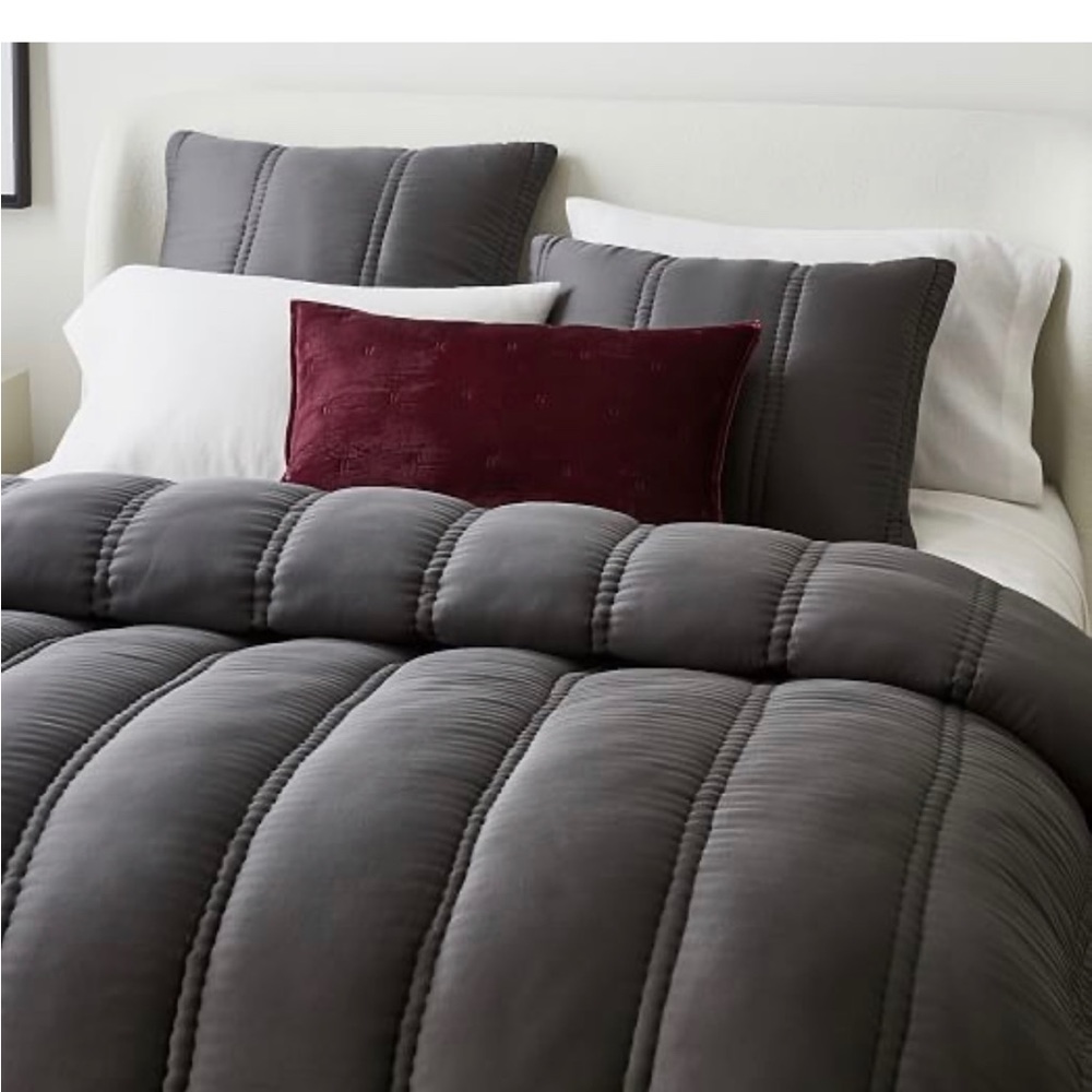 West Elm Queen/Full Comforter
